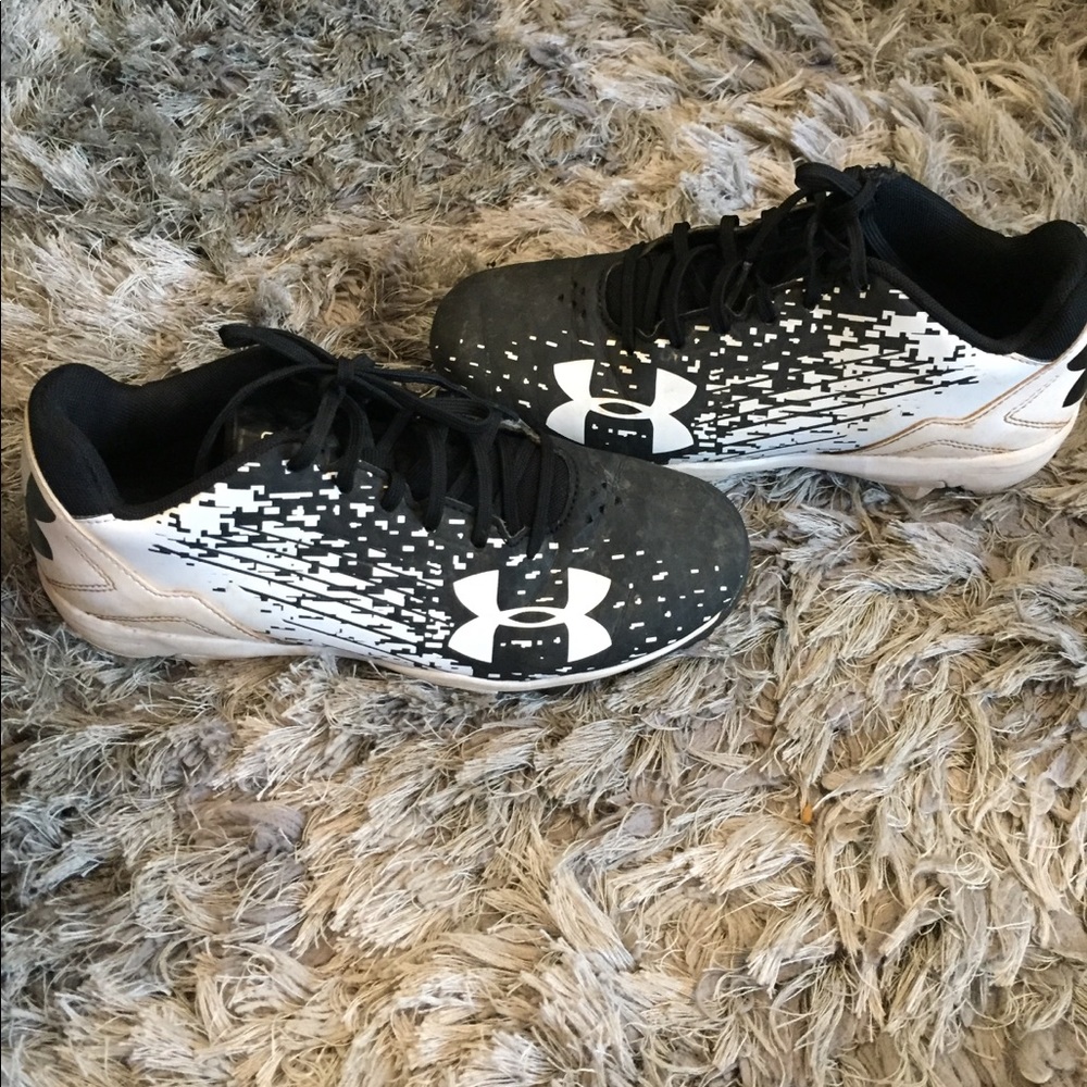 Softball cleats